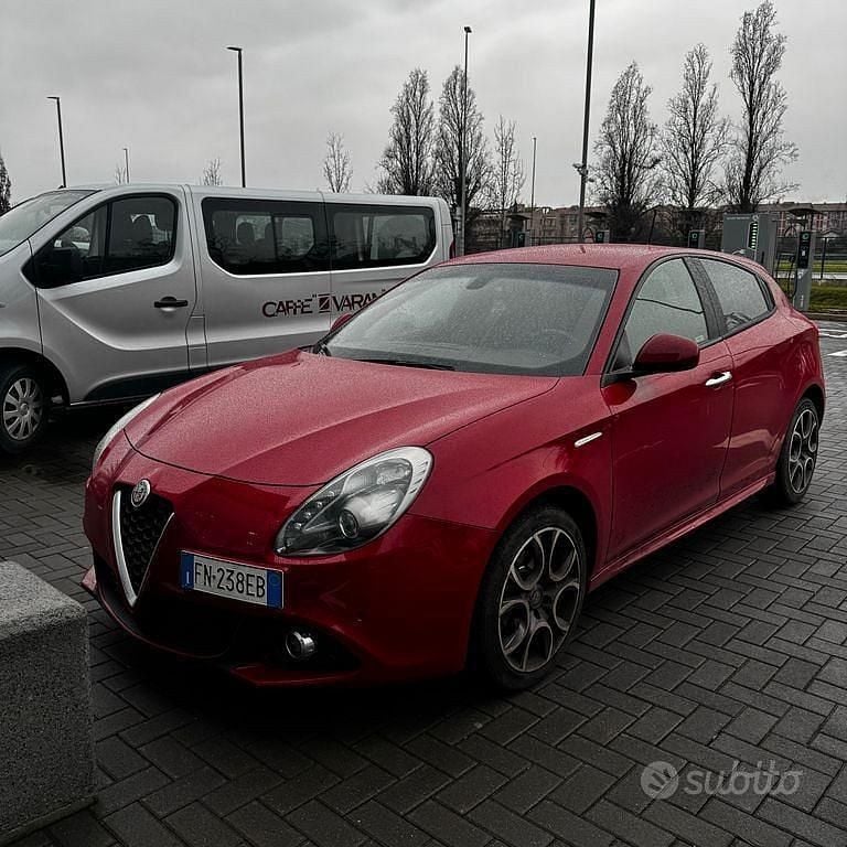 Usata Alfa Romeo Giulietta 120 CV (88 kW) 2018 Rosso Utilitaria