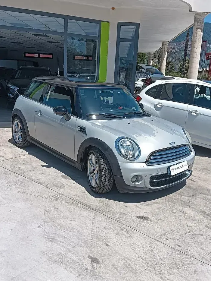 Usata Mini Cooper D 90 CV (66 kW) 2011 Utilitaria