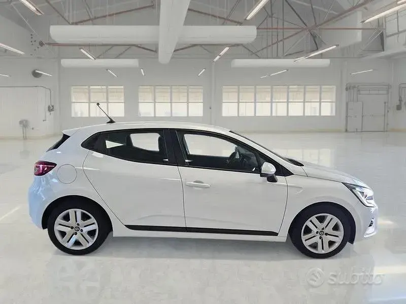 Usata Renault Clio V Business 100 CV (73 kW) 2022 Bianco Berlina