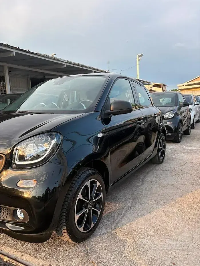 Usata Smart ForFour Passion 71 CV (52 kW) 2016 Nero Utilitaria