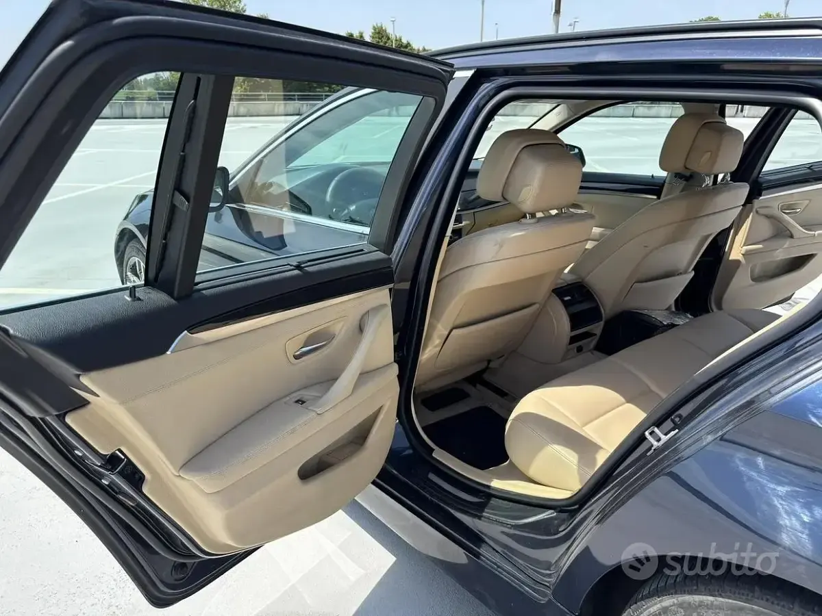 Usata BMW 530 258 CV (189 kW) 2013 Bluazzurro Station wagon