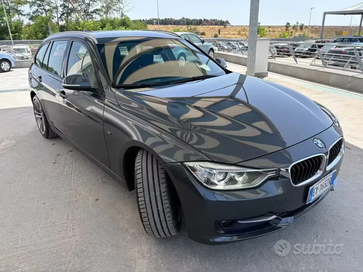 Usata BMW 318 Sport Line 143 CV (105 kW) 2015 Grigio Station wagon