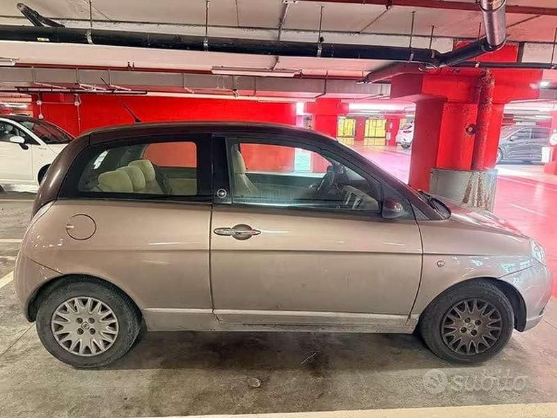 Usata Lancia Ypsilon 77 CV (56 kW) 2009 Beige Utilitaria