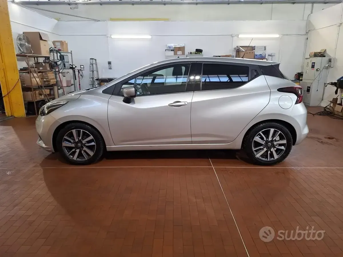 Usata Nissan Micra Tekna 90 CV (66 kW) 2018 Grigio Utilitaria
