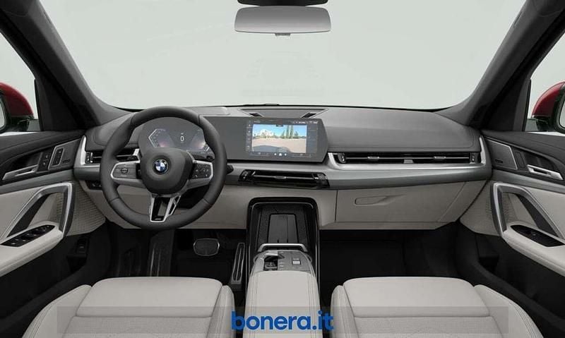 Nuova BMW X1 M Sport 211 CV (155 kW) 2026 Fire red metallizzato SUV