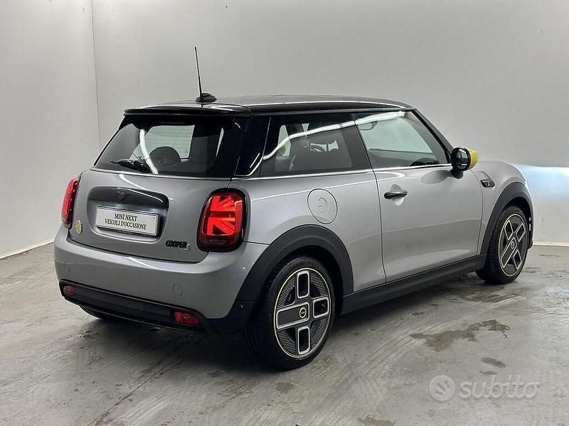Usata Mini Cooper SE 135 kW (184 CV) 2023 Melting silver iii Utilitaria