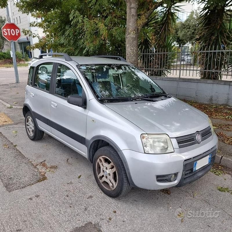 Usata Fiat Panda Climbing 77 CV (56 kW) 2009 Grigio Utilitaria