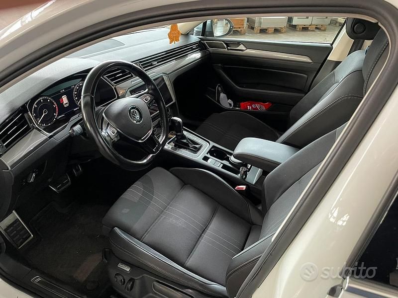 Usata VW Passat Alltrack 190 CV (139 kW) 2018 Bianco Station wagon