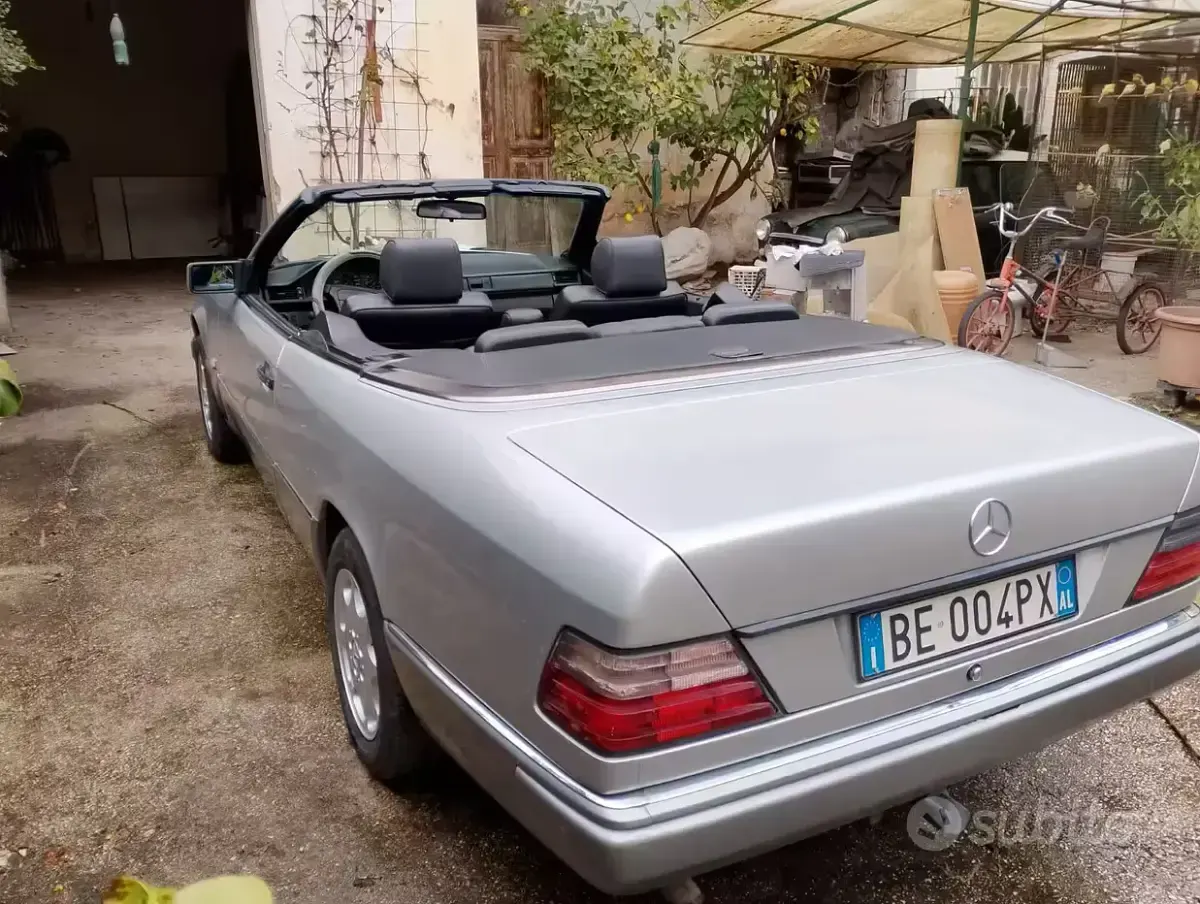Usata Mercedes E200 136 CV (100 kW) 1993 Cabrio