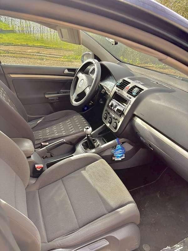 Usata VW Golf V 105 CV (77 kW) 2007 Blu/azzurro Berlina