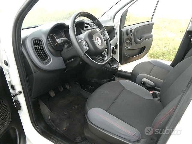Usata Fiat Panda 4x4 S 95 CV (69 kW) 2018 Bianco Utilitaria