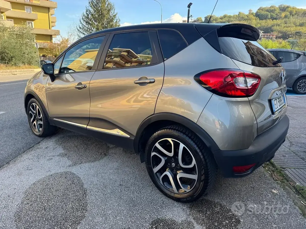Usata Renault Captur 90 CV (66 kW) 2015 Marrone SUV