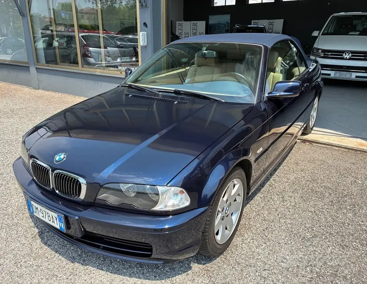Usata BMW 318 Cabriolet Efficient Dynamics 143 CV (105 kW) 2002 Blu/azzurro Cabrio