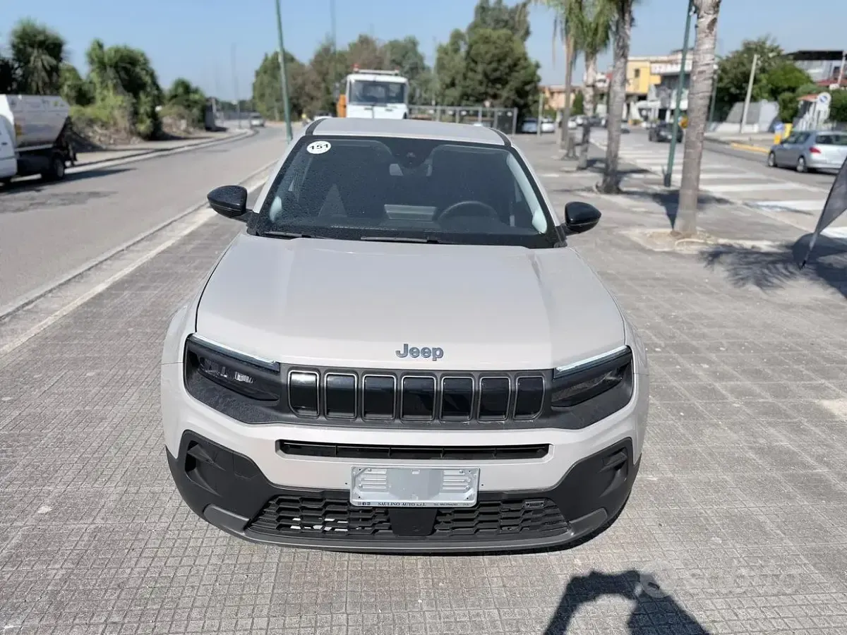Usata Jeep Avenger Longitude 101 CV (74 kW) 2024 Beige SUV