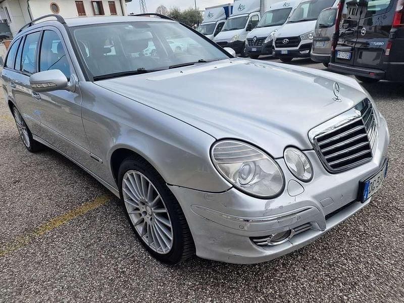 Usata Mercedes E280 Avantgarde 190 CV (139 kW) 2007 Grigio Station wagon