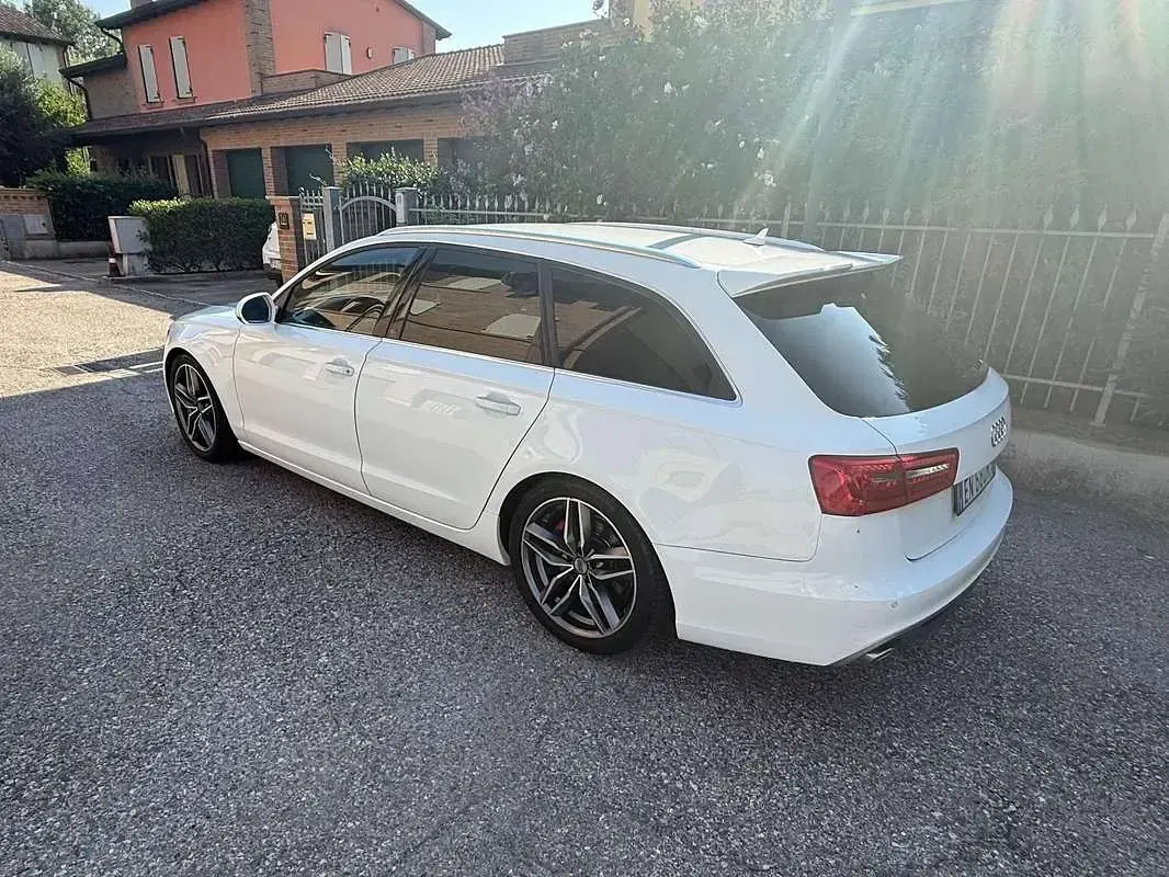 Usata Audi A6 Business Plus 245 CV (180 kW) 2011 Bianco Station wagon