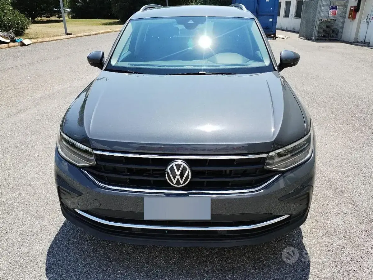 Usata VW Tiguan Life 150 CV (110 kW) 2021 Grigio SUV