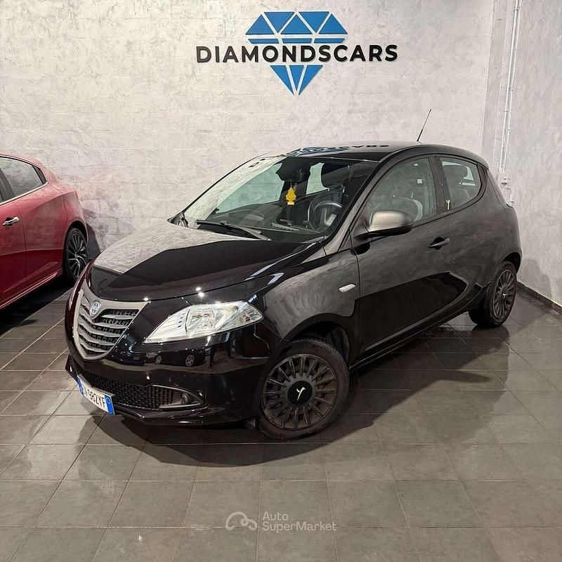 Nero Usata 2014 Lancia Ypsilon Due volumi | 6500 € (Buon prezzo) - Immagine 1/4