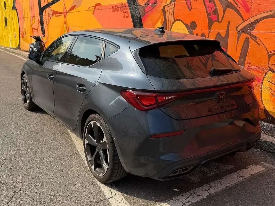 Usata Cupra Leon 150 CV (110 kW) 2024 Grigio Berlina