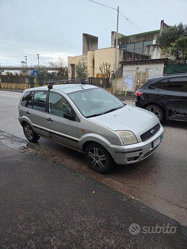 Usata Ford Fusion 2003 Grigio Utilitaria