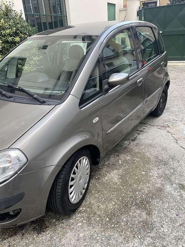 Usata Lancia Musa 95 CV (69 kW) 2005 Bronzo Monovolume