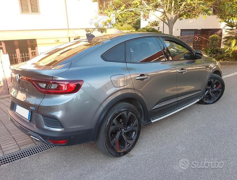 Usata Renault Arkana R.S. 145 CV (106 kW) 2022 Grigio SUV