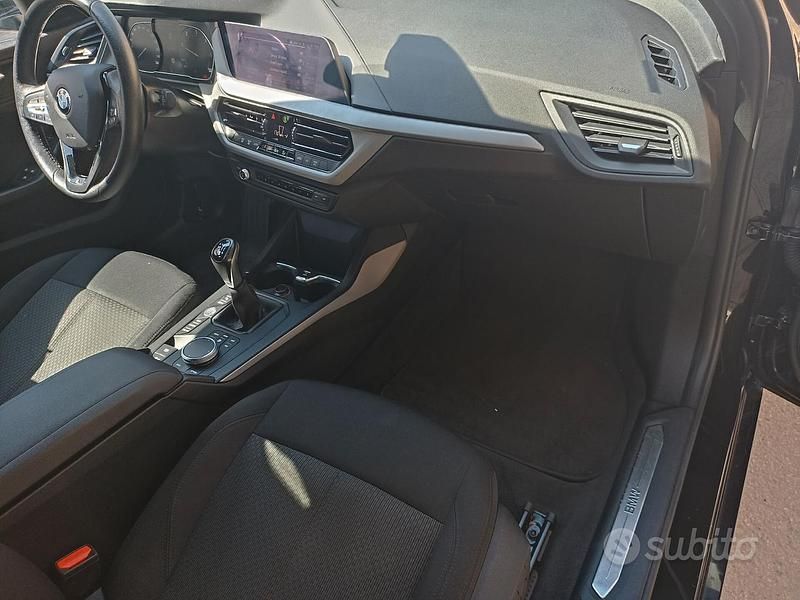 Usata BMW 116 Sport Line 115 CV (84 kW) 2021 Nero Utilitaria
