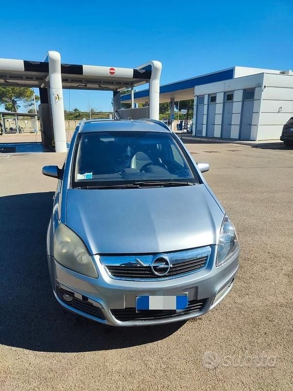 Usata Opel Zafira 120 CV (88 kW) 2006 Grigio Monovolume