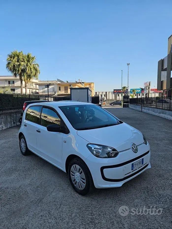 Usata VW up! Move 68 CV (50 kW) 2015 Bianco Utilitaria