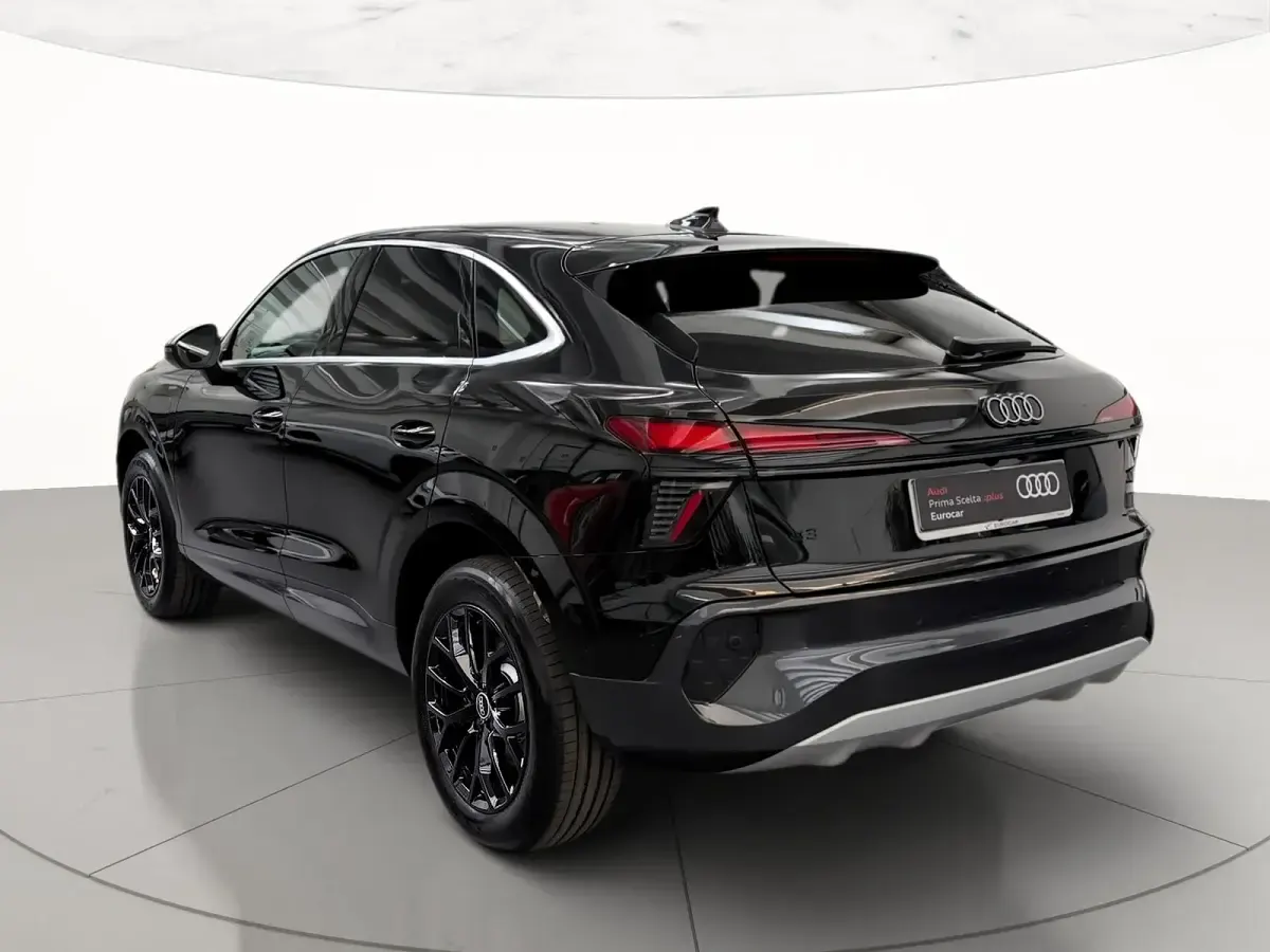 Nuova Audi Q3 Sportback Advanced Plus 272 CV (200 kW) 2026 Nero mito metallizzato SUV