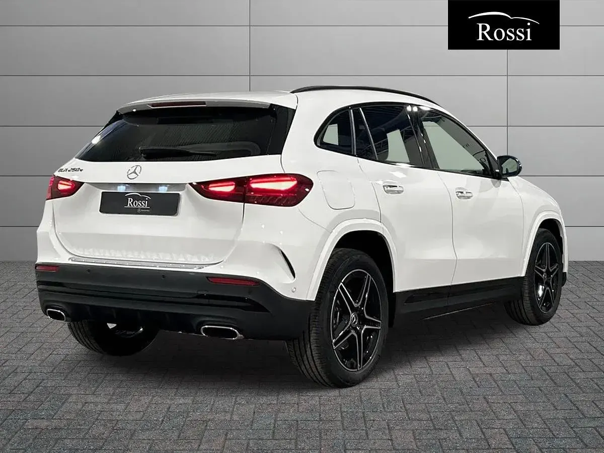 Nuova Mercedes GLA250 163 CV (119 kW) 2026 Nero SUV