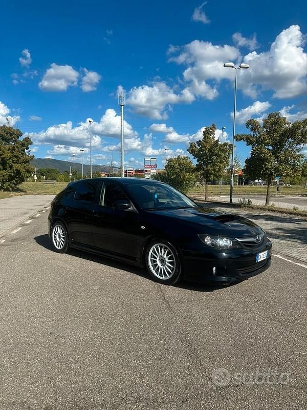 Nero Usata 2010 Subaru Impreza Sport Tre volumi | 8500 € (Buon prezzo) - Immagine 1/4