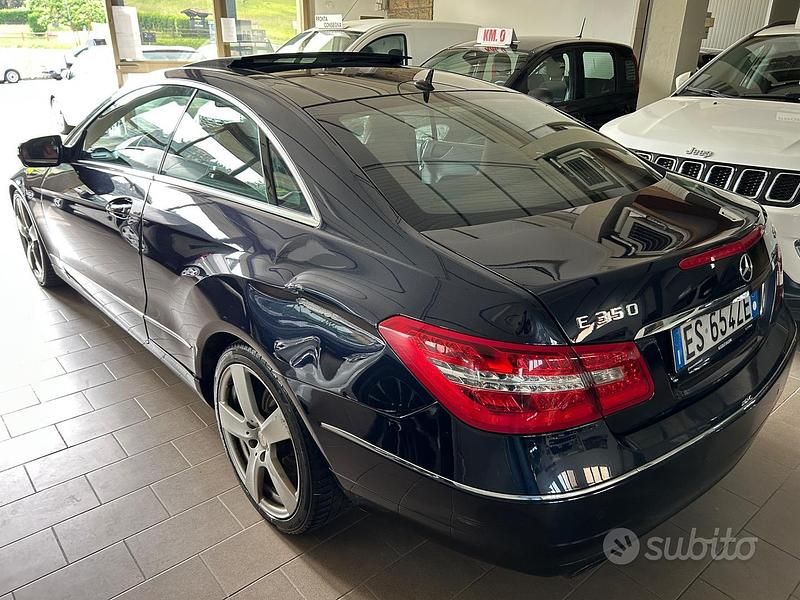 Usata Mercedes E350 Avantgarde 231 CV (169 kW) 2009 Blu Berlina