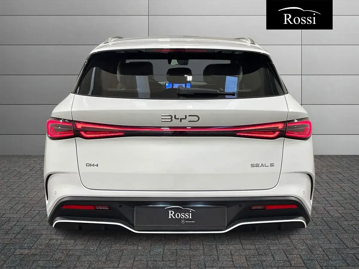 Nuova BYD Seal Boost 183 CV (134 kW) 2025 Polar white