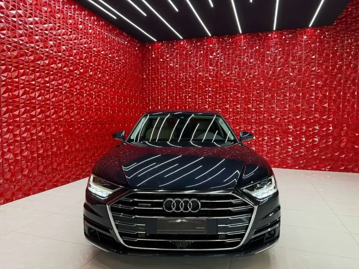 Usata Audi A8 Ambiente 286 CV (210 kW) 2019 Blu/azzurro Berlina
