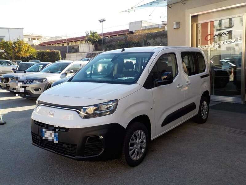 Nuova Fiat Doblò 102 CV (75 kW) 2025 Vari colori Monovolume