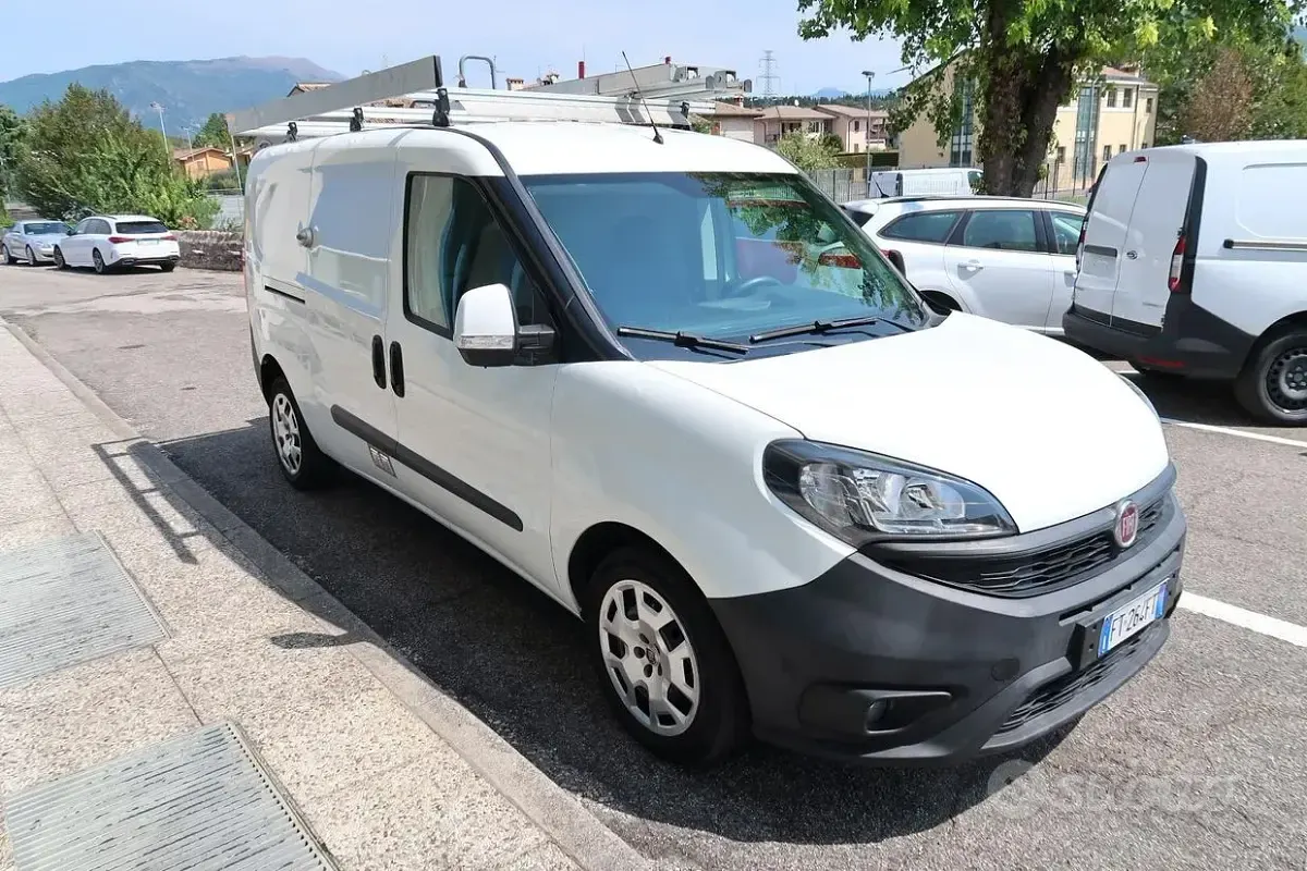 Usata Fiat Doblò S 120 CV (88 kW) 2018 Bianco Monovolume