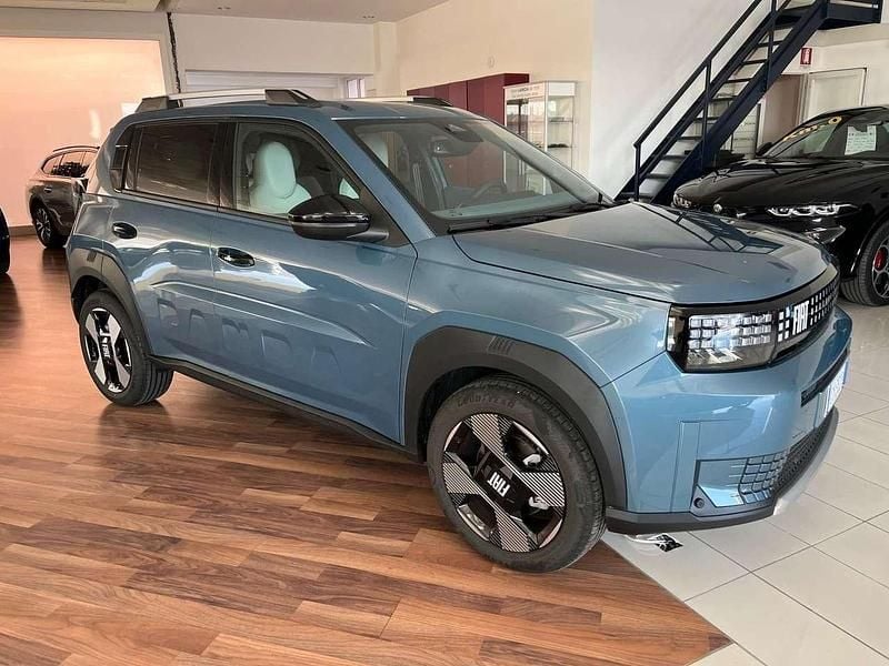 Nuova Fiat Grande Panda La Prima 110 CV (80 kW) 2025 Blu Utilitaria