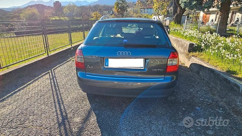 Usata Audi A4 131 CV (96 kW) 2003 Grigio Station wagon