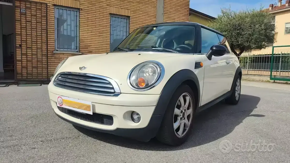 Usata Mini Cooper 116 CV (85 kW) 2006 Bianco Utilitaria