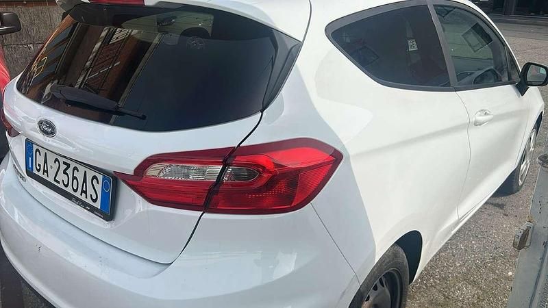 Usata Ford Fiesta Trend 86 CV (63 kW) 2019 Bianco Utilitaria
