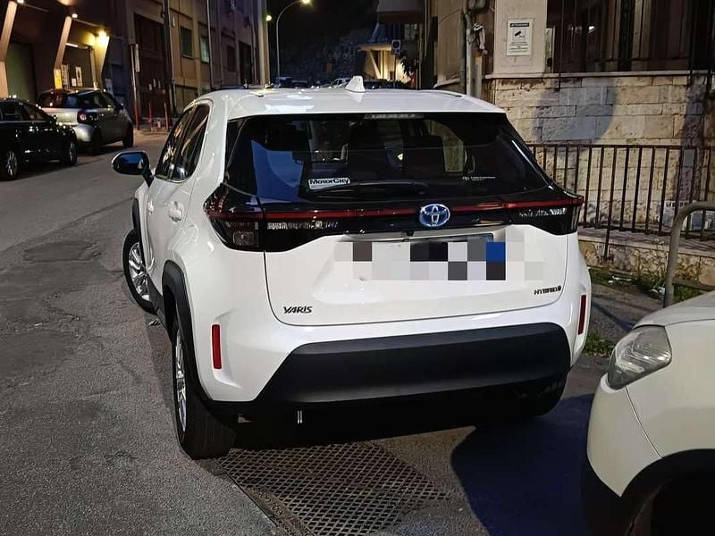 Usata Toyota Yaris Cross Active 92 CV (67 kW) 2022 Bianco SUV