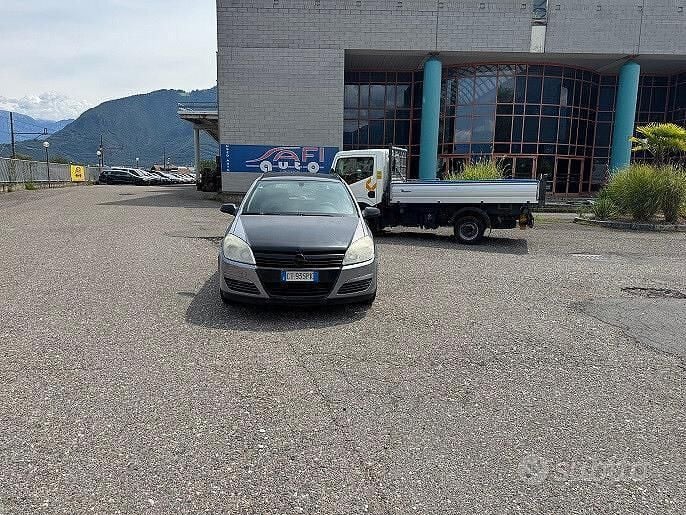 Grigio Usata 2005 Opel Astra Enjoy Station wagon | 500 € (Super prezzo) - Immagine 1/4