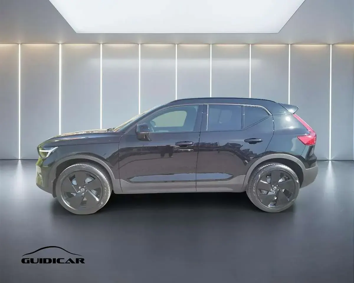 Nuova Volvo XC40 Plus 163 CV (119 kW) 2026 Onyx black SUV