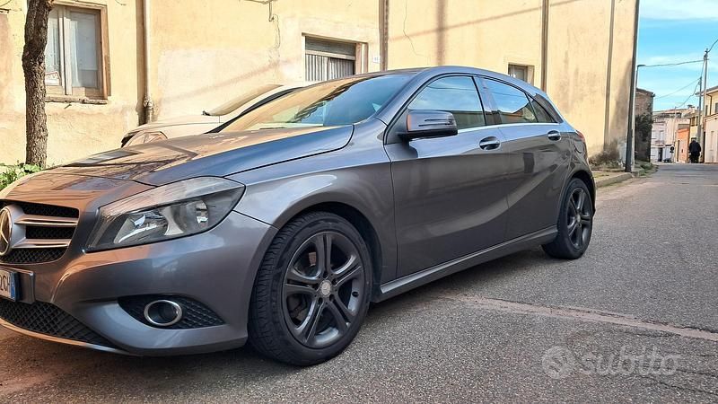 Usata Mercedes A200 156 CV (114 kW) 2013 Grigio Berlina