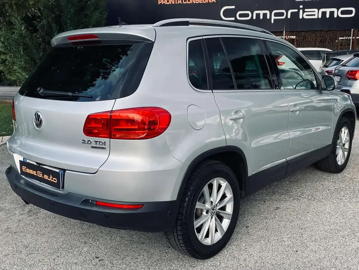 Usata VW Tiguan Sportline 140 CV (102 kW) 2012 Argento SUV