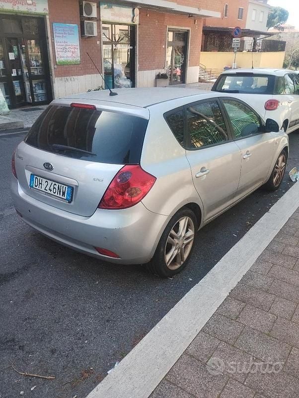 Usata Kia Ceed 116 CV (85 kW) 2007 Grigio Utilitaria