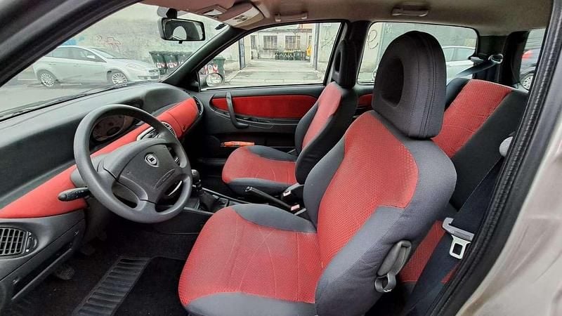 Usata Lancia Ypsilon 60 CV (44 kW) 2001 Utilitaria