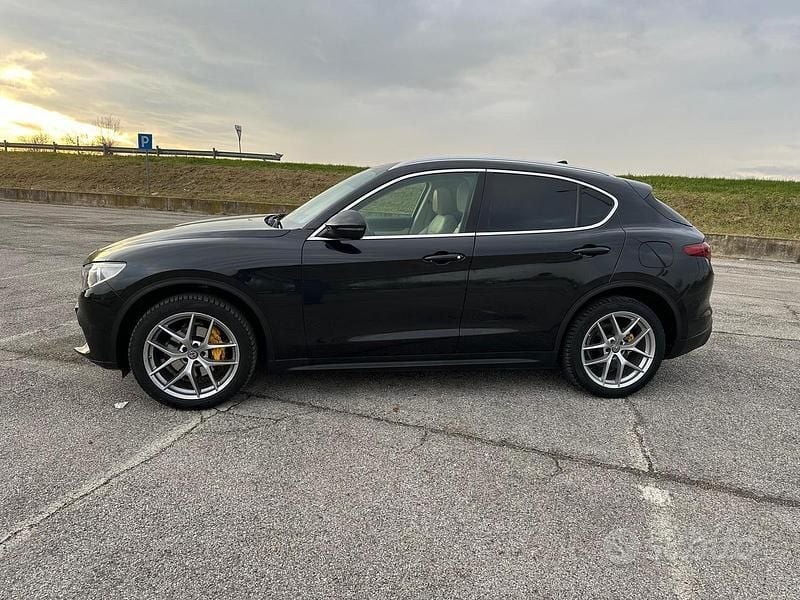 Usata Alfa Romeo Stelvio Lusso 210 CV (154 kW) 2019 SUV