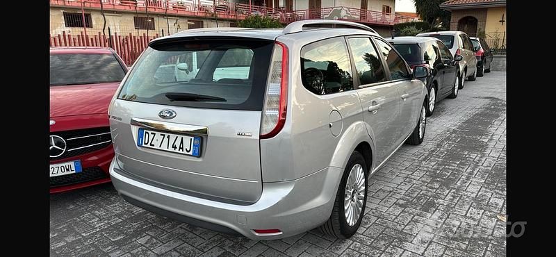 Usata Ford Focus 95 CV (69 kW) 2009 Grigio Station wagon